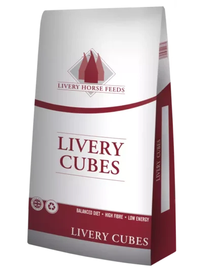 Saracen Livery Cubes 20 kg - niskoskrobiowa pasza dla koni